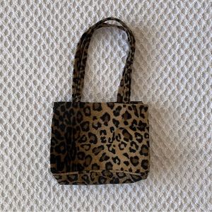 soft faux leopard print shoulder bag